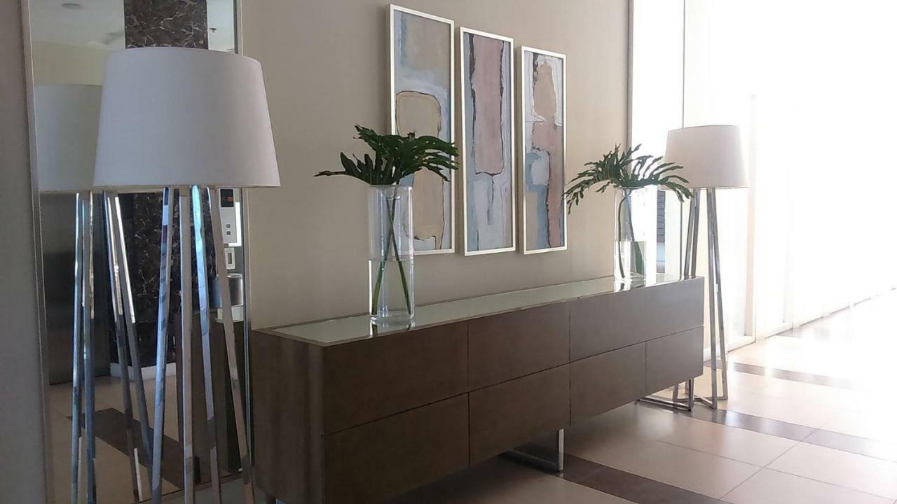 Marquee Residences Angeles Esterno foto