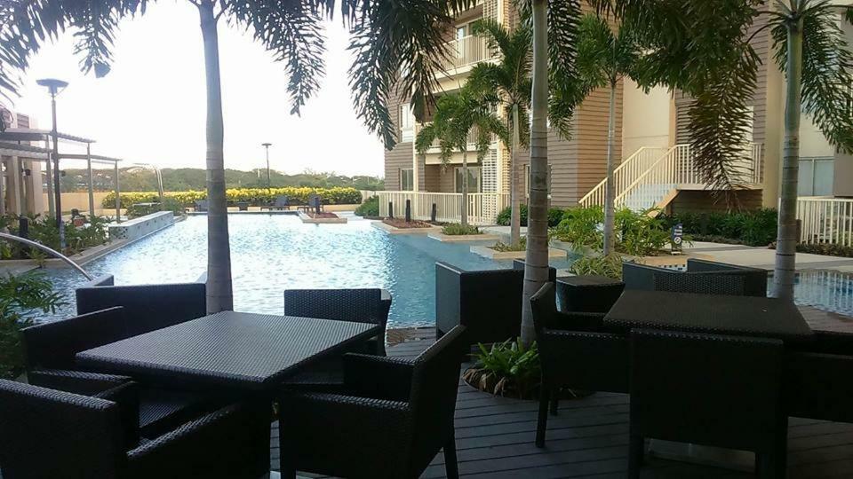 Marquee Residences Angeles Esterno foto