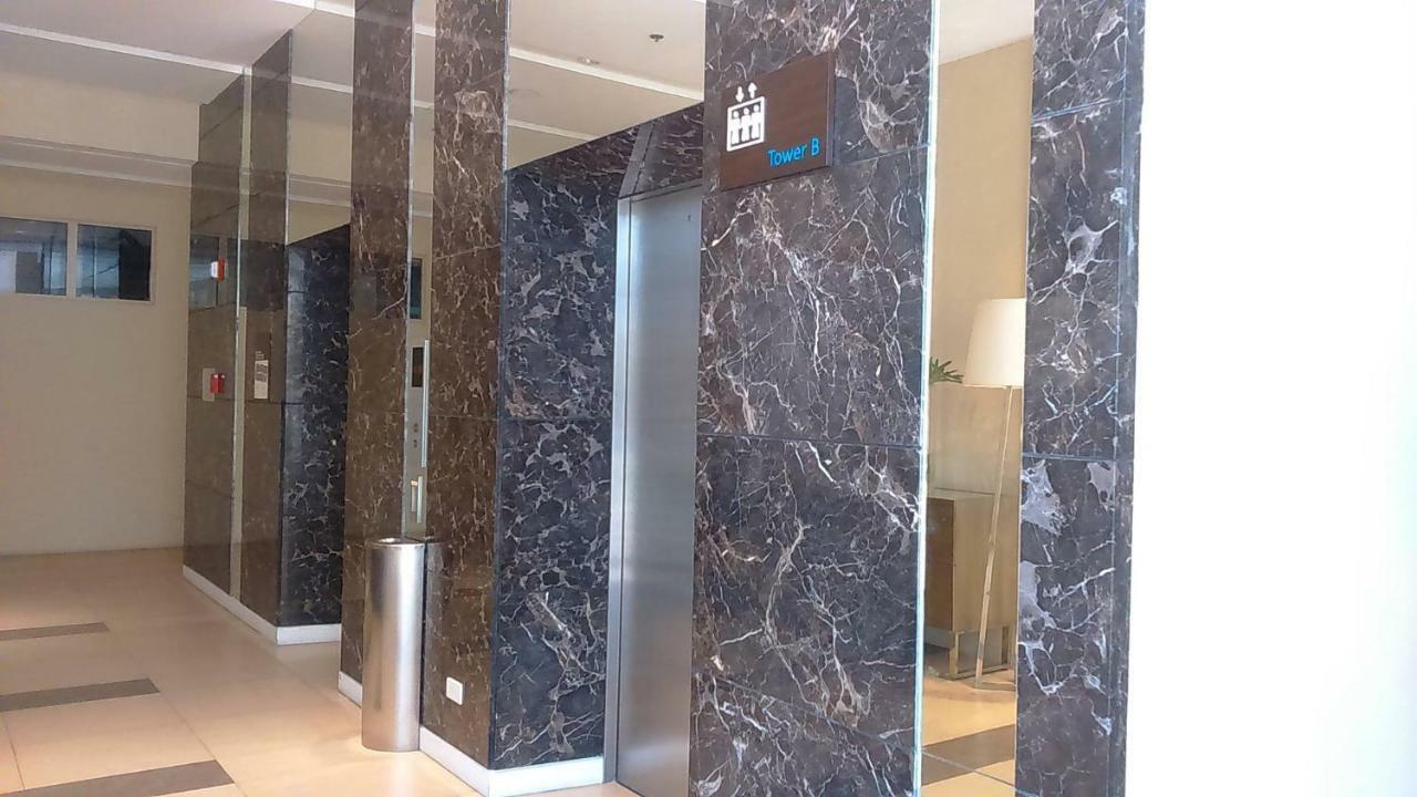 Marquee Residences Angeles Esterno foto