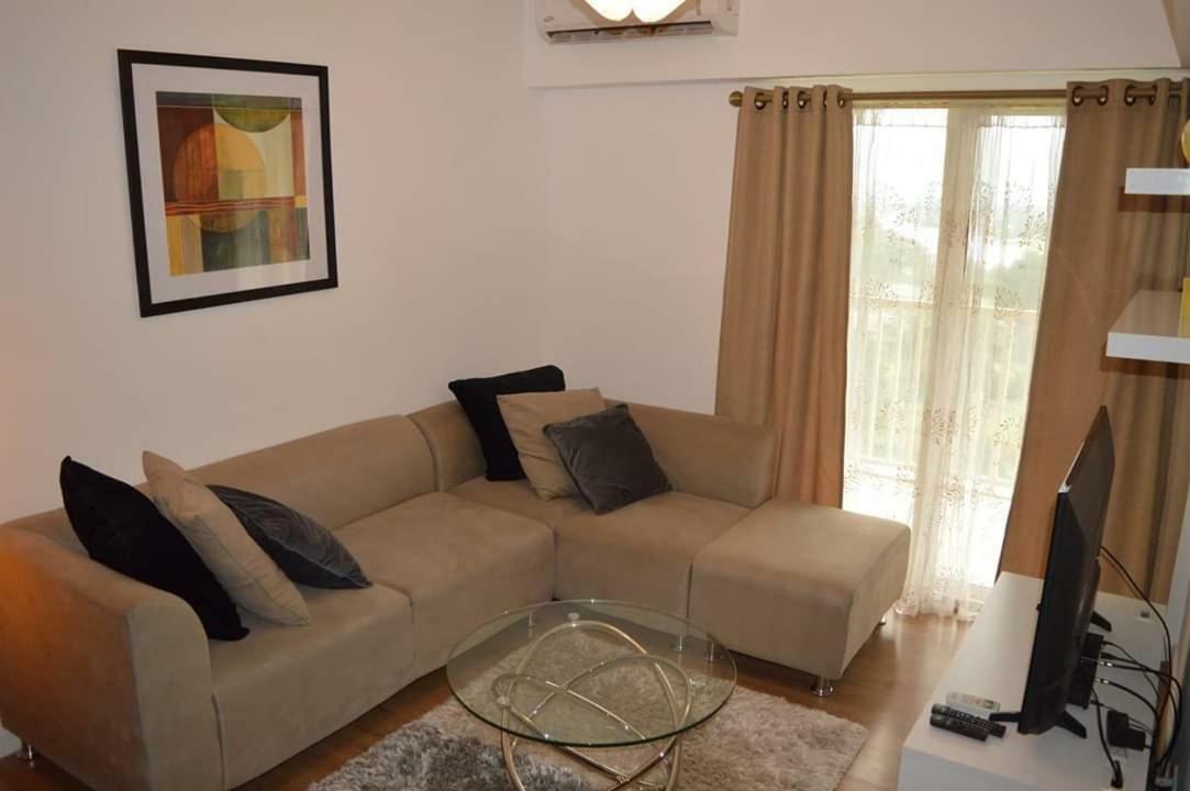 Marquee Residences Angeles Esterno foto